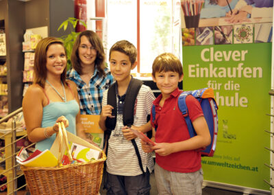 Foto Clever einkaufen für die Schule 2010
